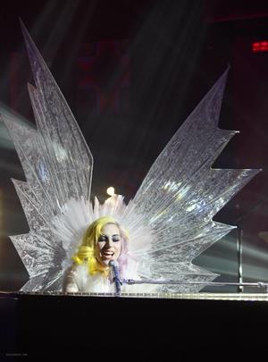 lady-gaga-picture-collection-best-shoot_737.jpg