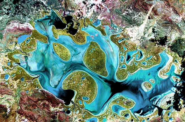 Lake-Carnegie-Australia.jpg